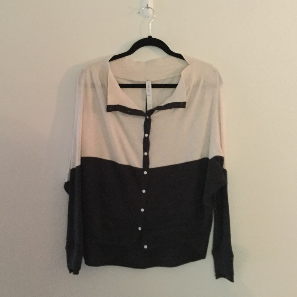 lululemon: light weight sweater